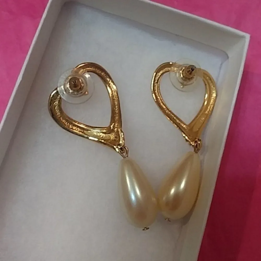 Earring    - Picture 3 of 4